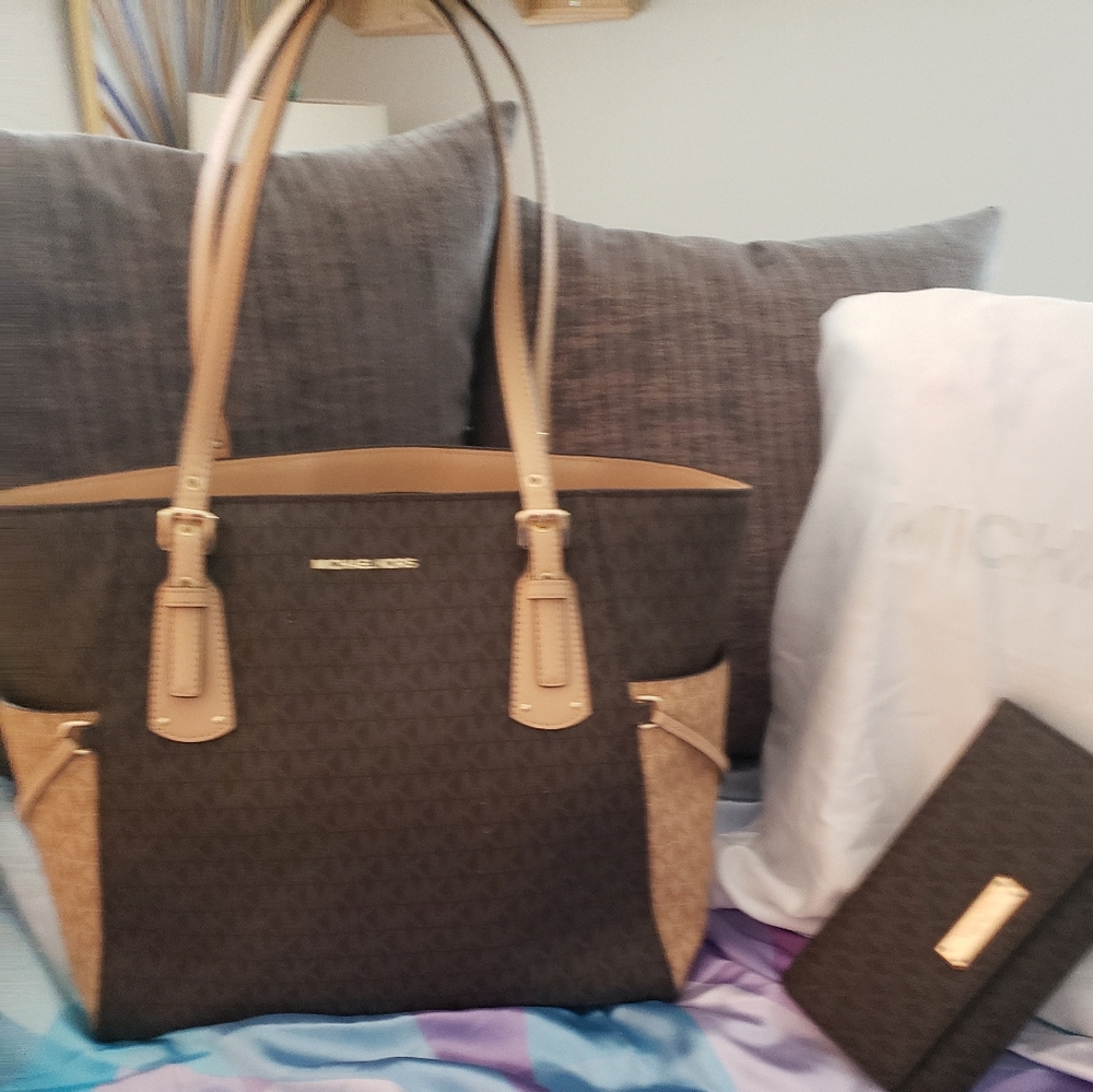 Purse - Picture 3 of 13